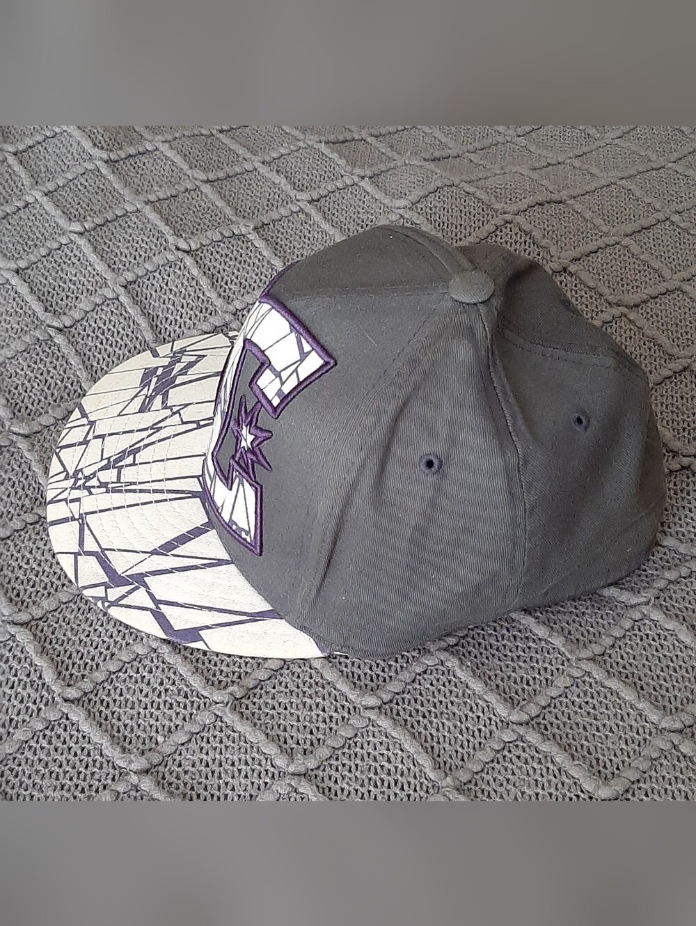 DC Skateboards Flexfit Hat - Picture 3 of 10